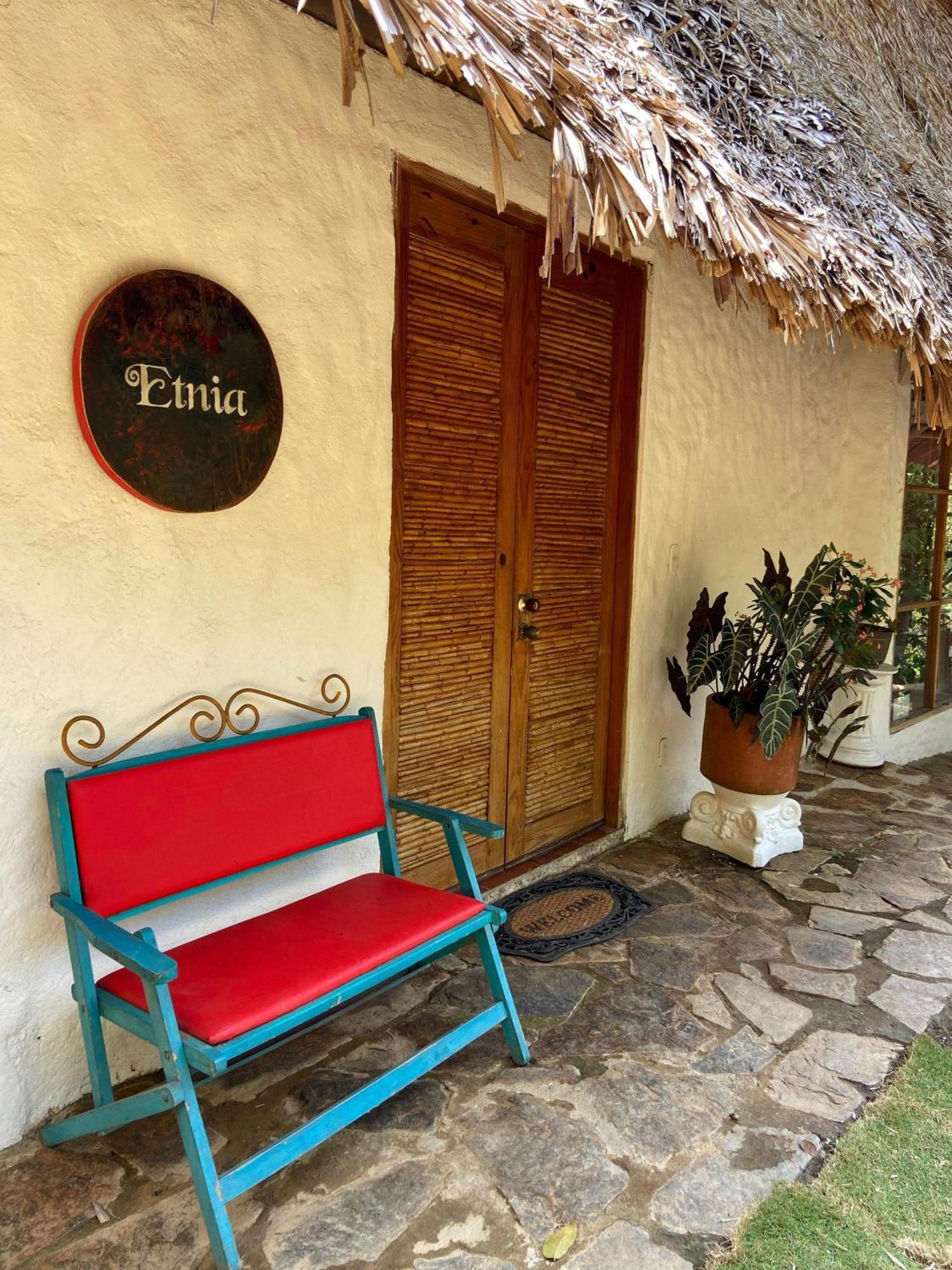 Etnia Lodge Мінка Екстер'єр фото